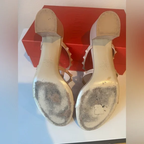 Valentino Garavani Women's Nude/Pink Tonal Rockstud Sandal Block Heels - Picture 12 of 17